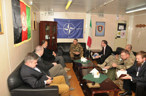 1. Il generale Michele Pellegrino incontra l'ambasciatore USA in Afghanistan