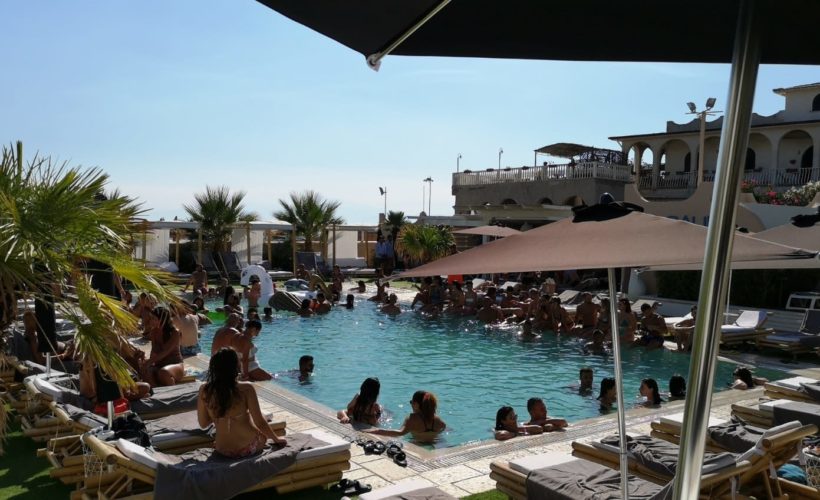 Pool Party Un Classico Dellestate Proposto Al Le Saline