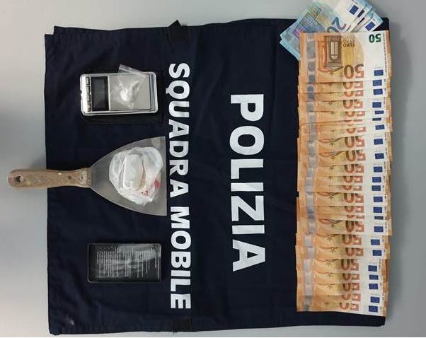 Campobasso. Arrestato Per Detenzione E Spaccio Di Droga, B&B Usato Come ...