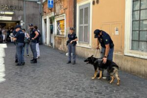 Controlli ingresso Metro a Piazza di Spagna Roma